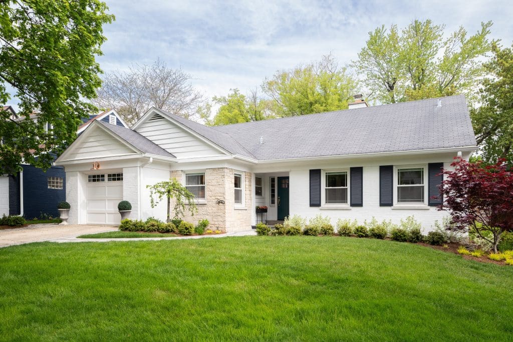 Elmhurst,,Il,,Usa,-,April,28,,2023:,A,Beautiful,Suburban